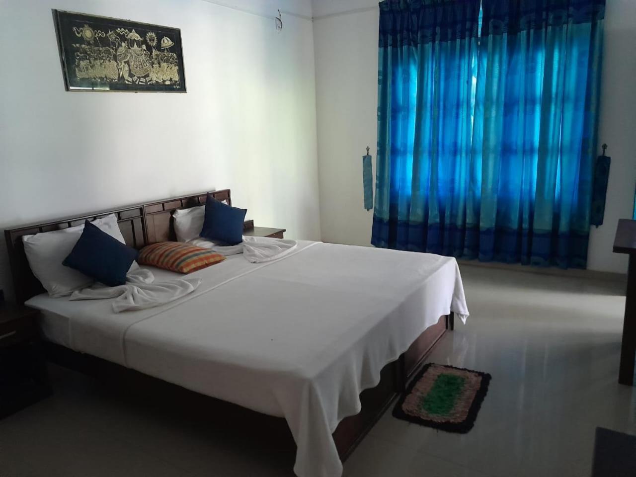 Serenity Lake Resort Yala Tissamaharama Exterior photo